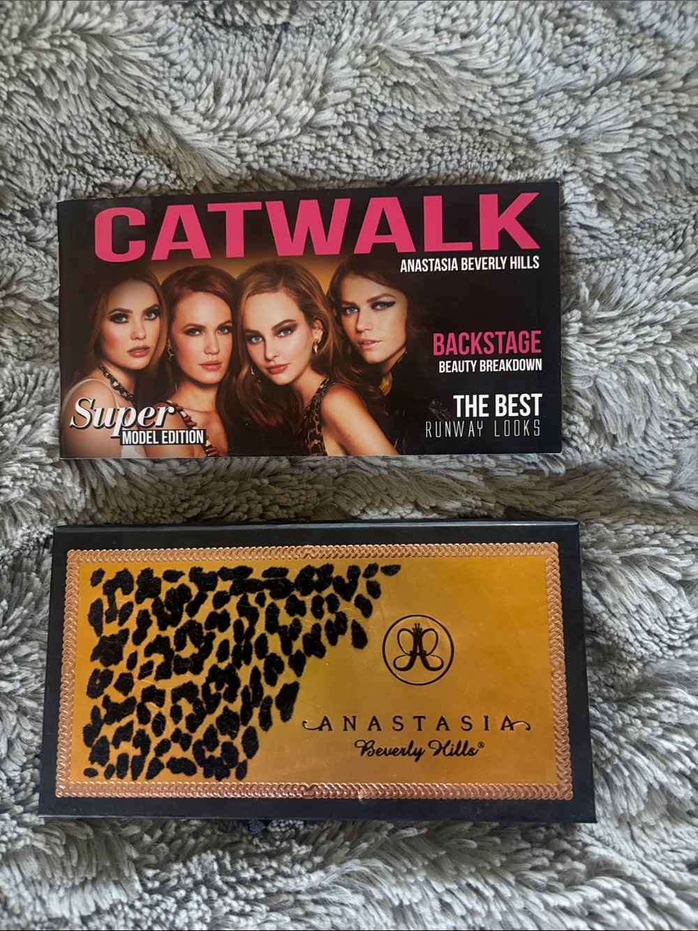 Anastasia Beverly Hills Green Leopard Eyeshadow Palette with Pink & Gold Tones